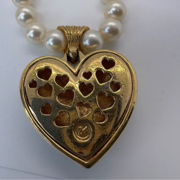 SIGNED SWAROVSKI HEART CRYSTAL PEARL NECKLACE ~ HEART PENDANT RETIRED - Picture 7 of 15
